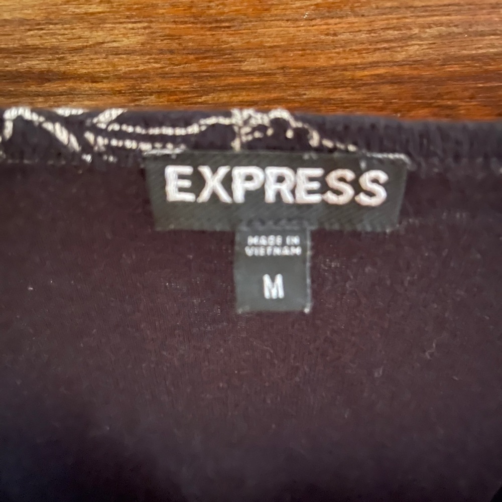 Express tank top - Picture 3 of 3